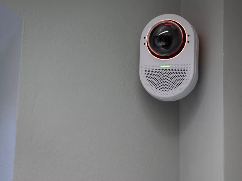 AXIS Q9307-LV Dome Camera montada em canto